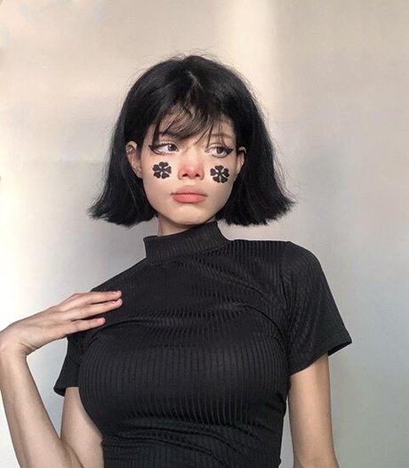 mikaccr Nackt auf OnlyFans Leaks