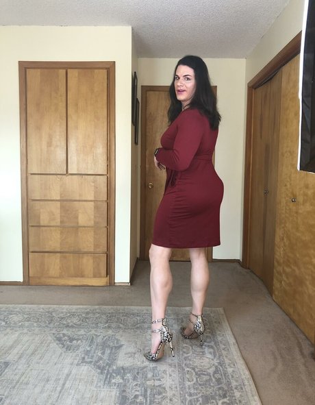 Ms Amber Guesa OnlyFans schlank