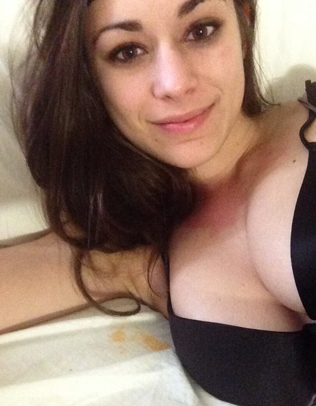 Katie Broad OnlyFans Inhalte