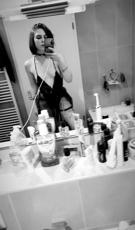 Malena Rutter OnlyFans Striptease