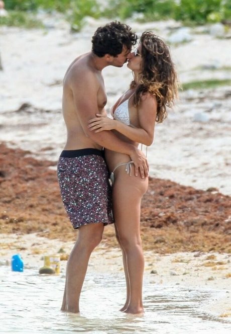 Paula Fernandes OnlyFans-Leak