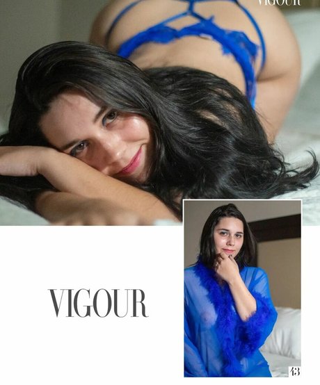 Moons Modeling OnlyFans Striptease