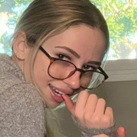 rileydee99 Neue geleakte OnlyFans-Inhalte