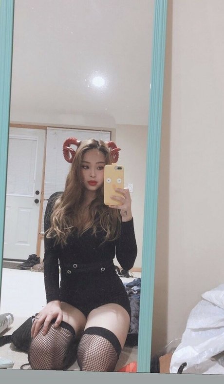 Carrie Xiong OnlyFans Strip