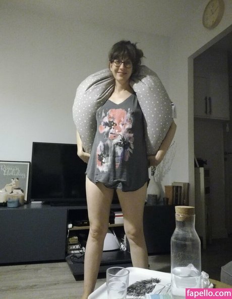 Carine Ribert NurlyFans-Pornos