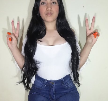 Elis Scratching ASMR Nacktbilder geleakt OnlyFans Nacktporno