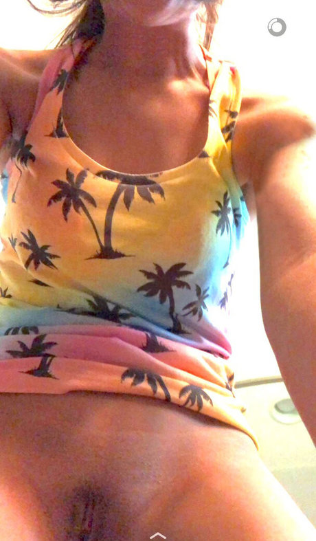 Broomtrail Nacktpornos auf OnlyFans