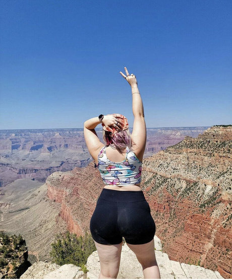 Shiny Says OnlyFans geleakte Brüste