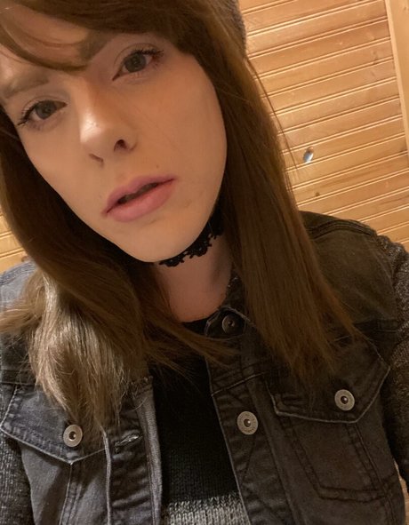 out there rowan OnlyFans Beiträge