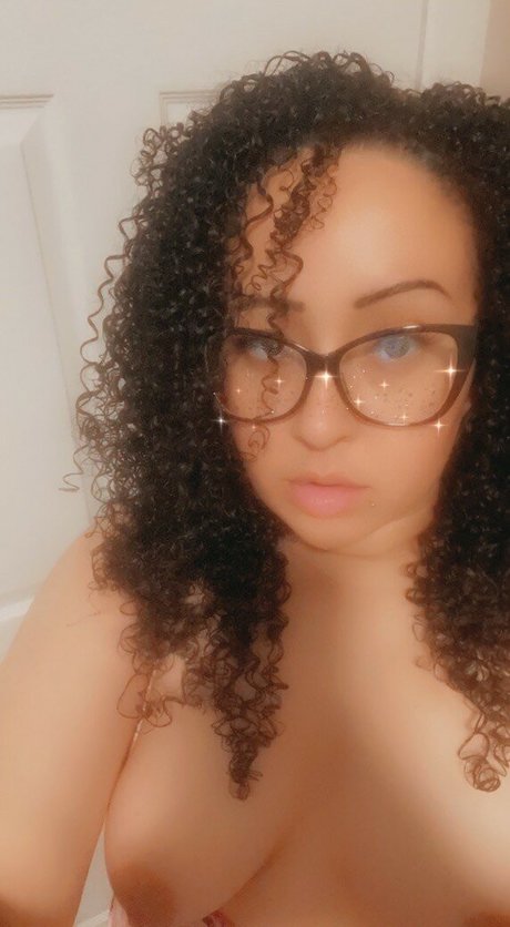 Justinee Starr OnlyFans Bilder