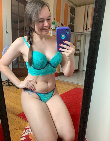 Emmy Lynn Geleakte OnlyFans-Inhalte