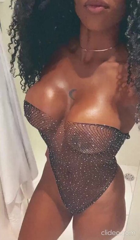 Santana Skyy OnlyFans-Model