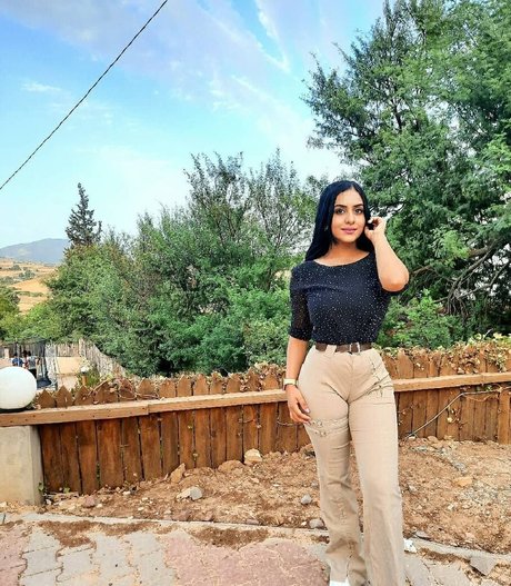 Olfa Fouzai Joi OnlyFans