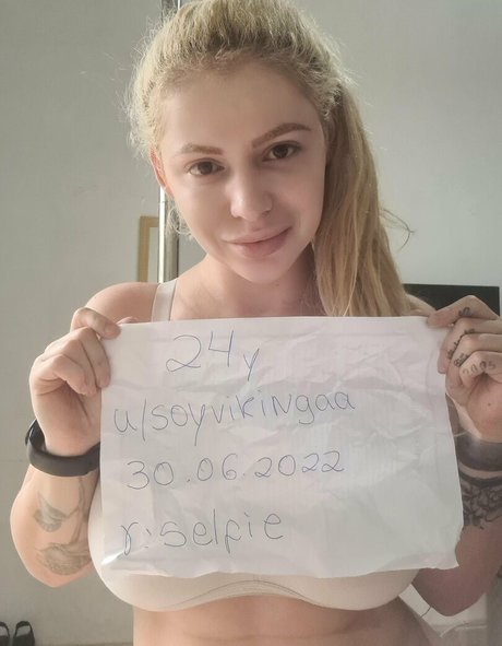 Vikinga OnlyFans geleakte Brüste