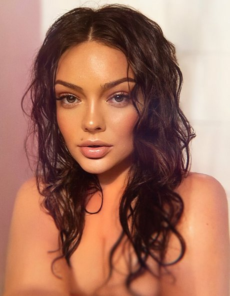 Imogen Loxley Brüste OnlyFans