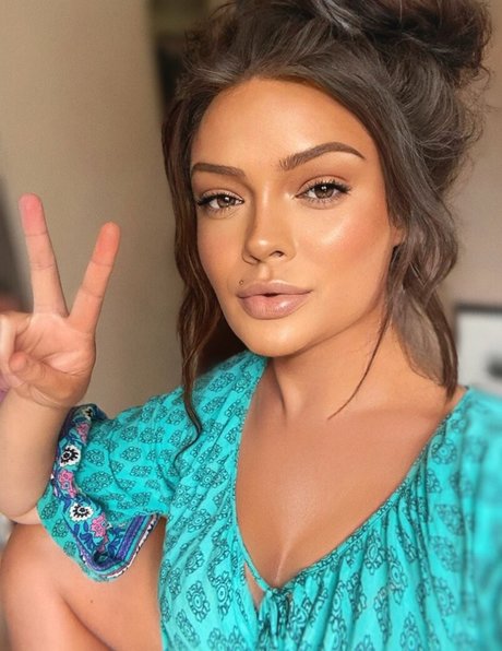 Imogen Loxley OnlyFans Beiträge