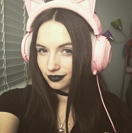 Corrine Moore Nacktbilder geleakt OnlyFans Aufgedeckt