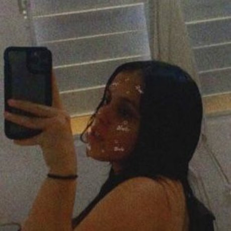 millieirys998 OnlyFans Fotos