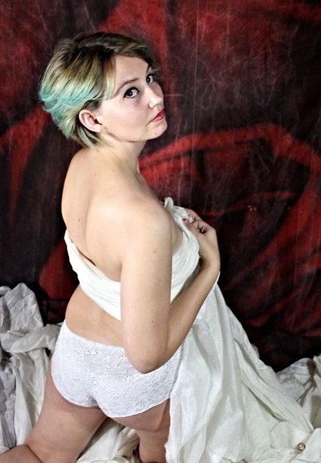 Avalon Zuercher Nacktbilder von OnlyFans