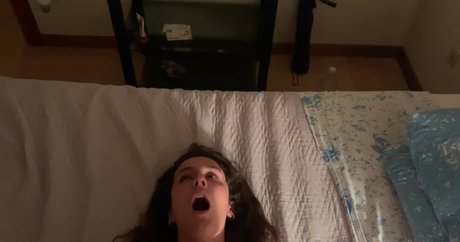 she calls me papi Nackt Leaks OnlyFans