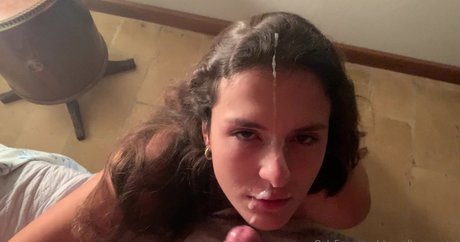 she calls me papi OnlyFans-Leaks