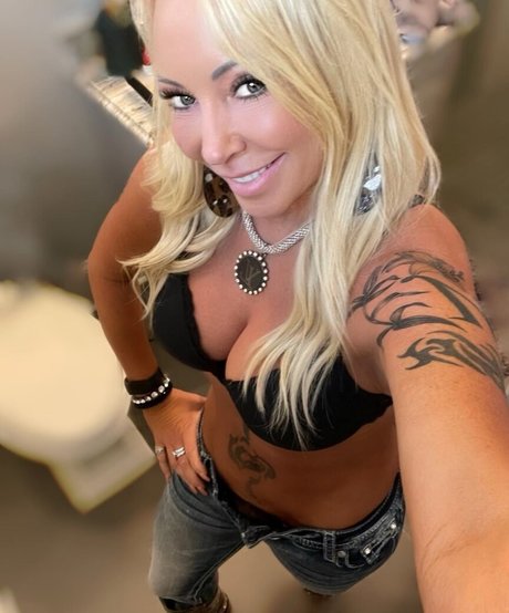 MelissaLee OnlyFans Inhalte