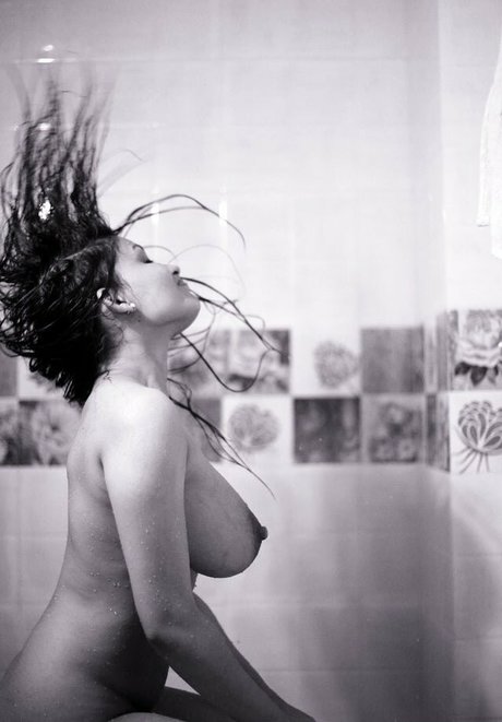 zierliche latina-onlyfans schöner Porno Shot