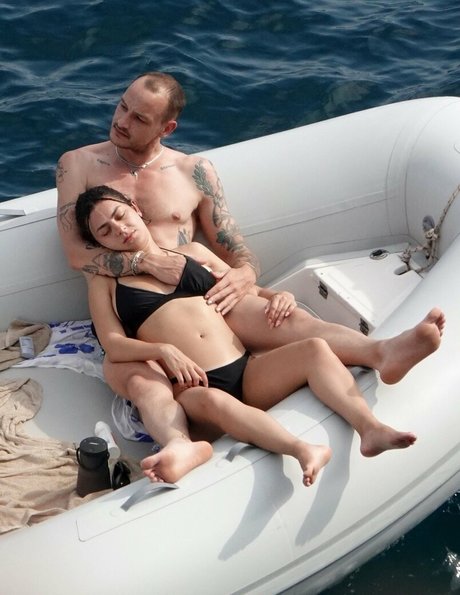 Charlie XCX OnlyFans Nackt Leak