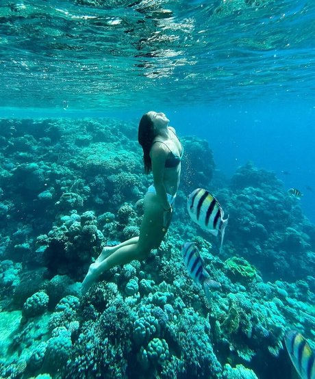 Jodie Anna Burrage OnlyFans nackte Brüste