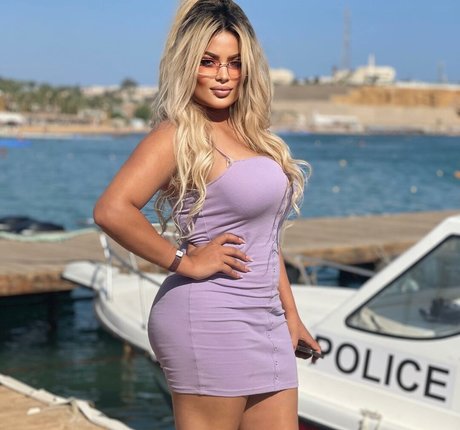 Deli Sana Nacktbilder von OnlyFans