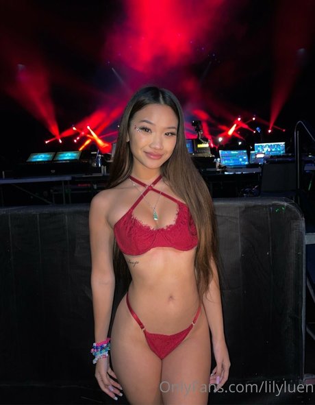 Lily Luen Nacktbilder von OnlyFans geleakt