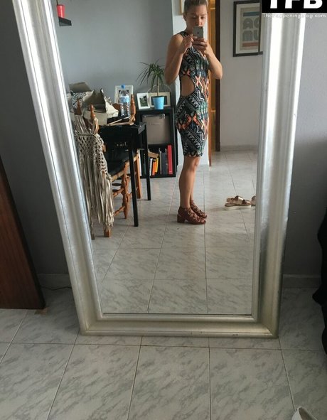 Claire Hutchings Nackt auf OnlyFans Leaks