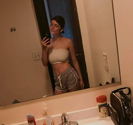 Trippyyjellyfish OnlyFans Nacktbilder geleakt