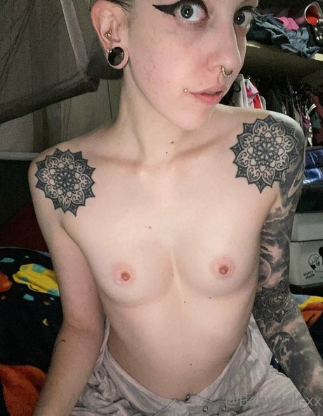 babydoll xx Nacktbilder OnlyFans