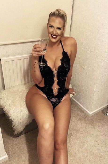 dsummers88 OnlyFans Brüste Bild