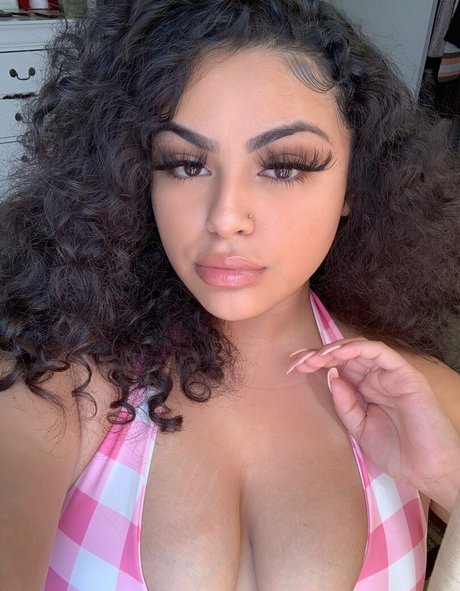 RosalbaNaomi OnlyFans schlank