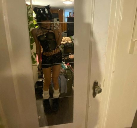 Saintsgoth Leaks von OnlyFans