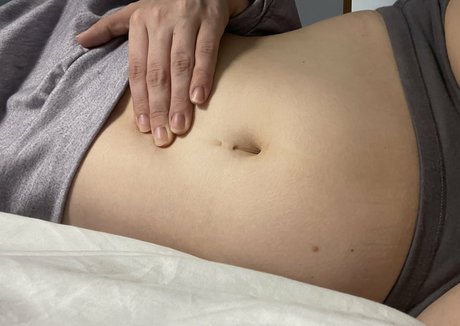 bellymodel2 OnlyFans geleakte Brüste