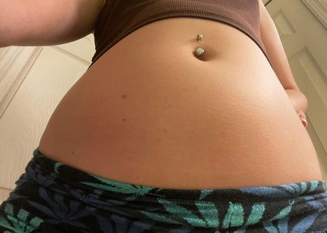 bellymodel2 Nacktbilder OnlyFans geleakt