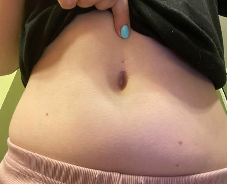 bellymodel2 Nacktbilder OnlyFans geleakt