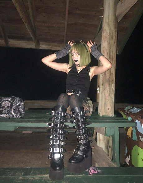 vampviolet OnlyFans Striptease