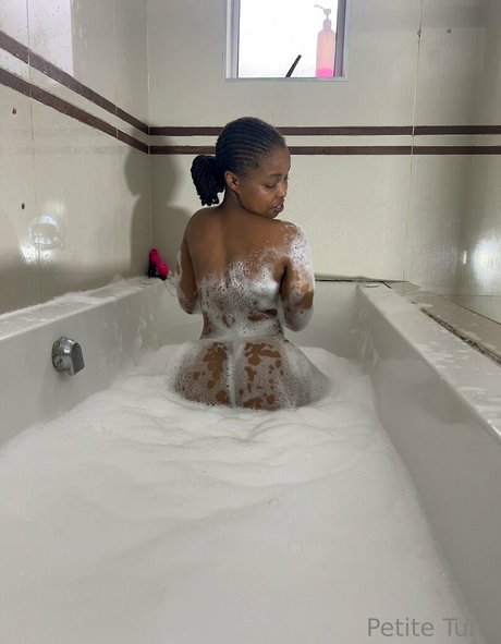 petitetumi OnlyFans geleakte Pornografie