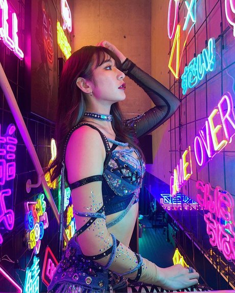 Yuki Kamifuku OnlyFans Model Fotos