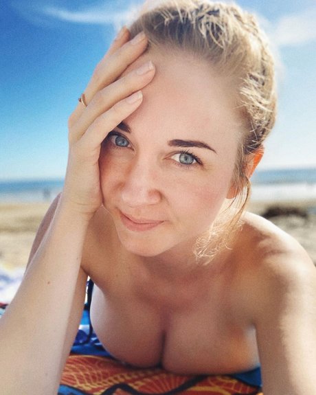 Inessa Chimato_ OnlyFans-Model