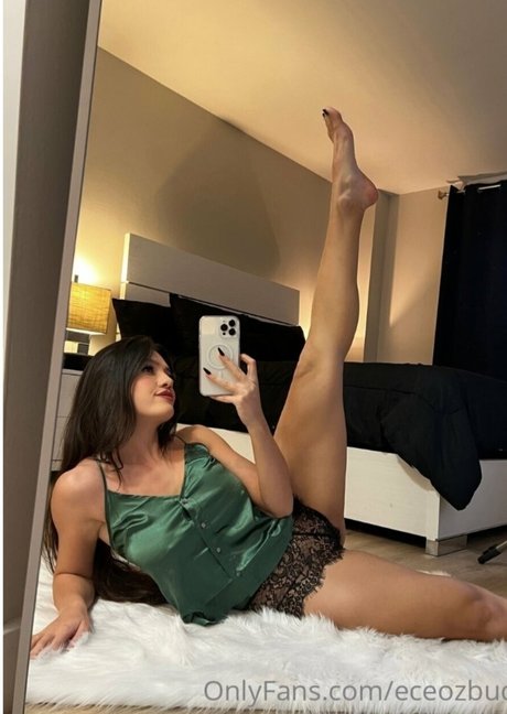 Eceozbudak Nacktbilder von OnlyFans