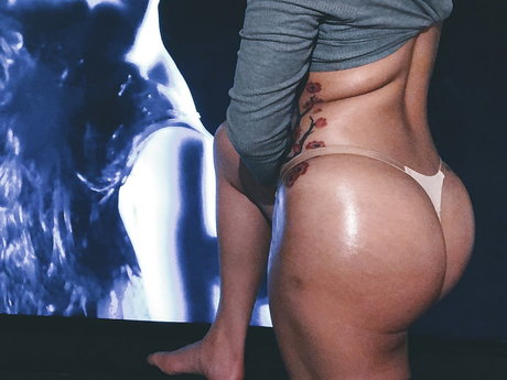 Mainlandthick_ Nacktbilder auf OnlyFans