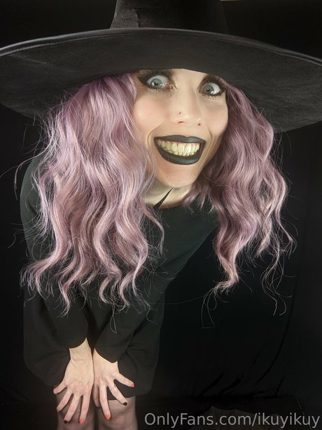 Ikuy Cosplayer Nackt auf OnlyFans