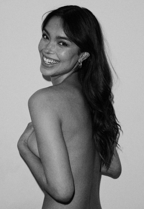 Sarah Lewis OnlyFans XX