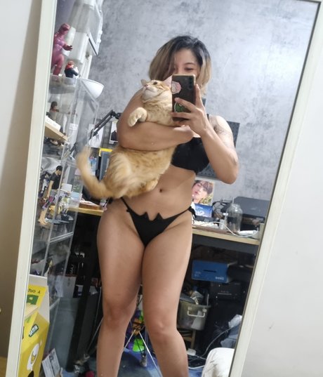 Nyaaati OnlyFans-Inhalte