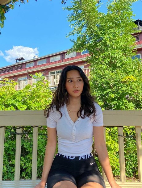 Sabrina Pezeshkian_ Nackt auf OnlyFans